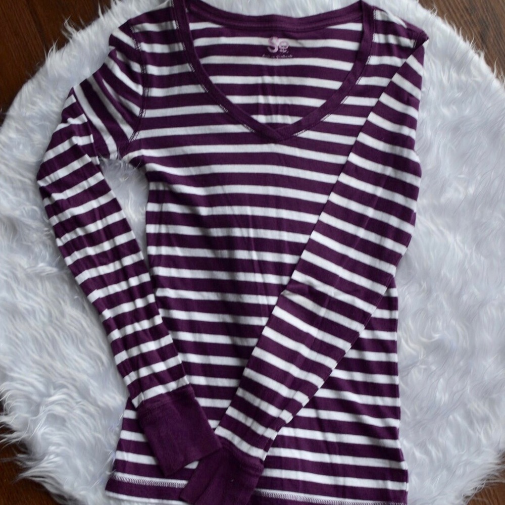 Long sleeve v-neck